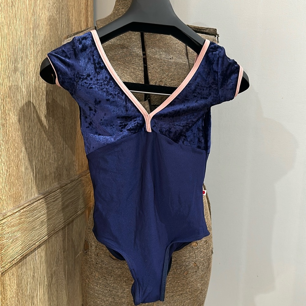 Yumiko Alicia leotard with cap sleeves, size Small